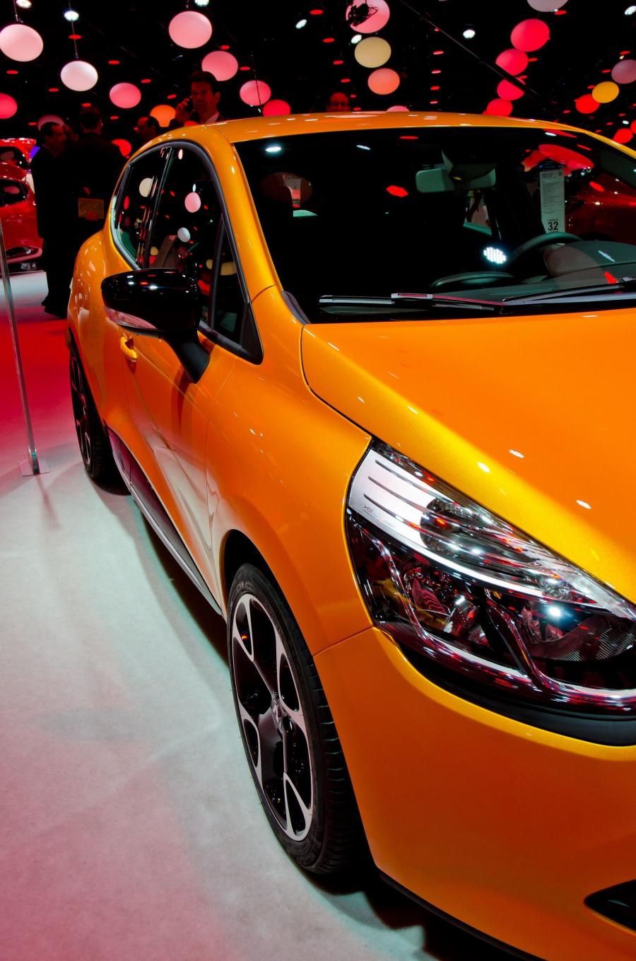  Renault Clio 2013 года  (фото 24 из 90)
